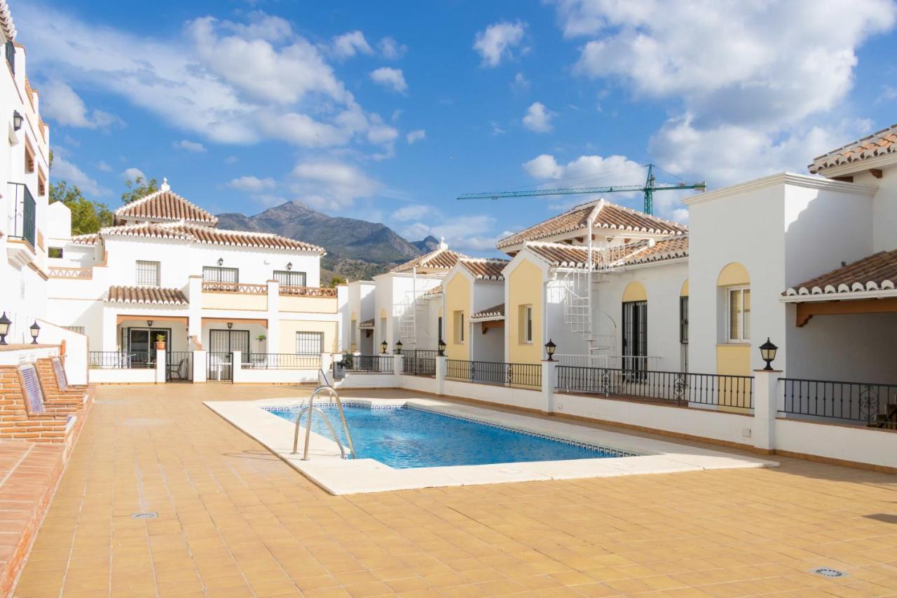 Апартаменты Apt Nerja Chimenea With Ocean View, A/C, & Fiber Экстерьер фото